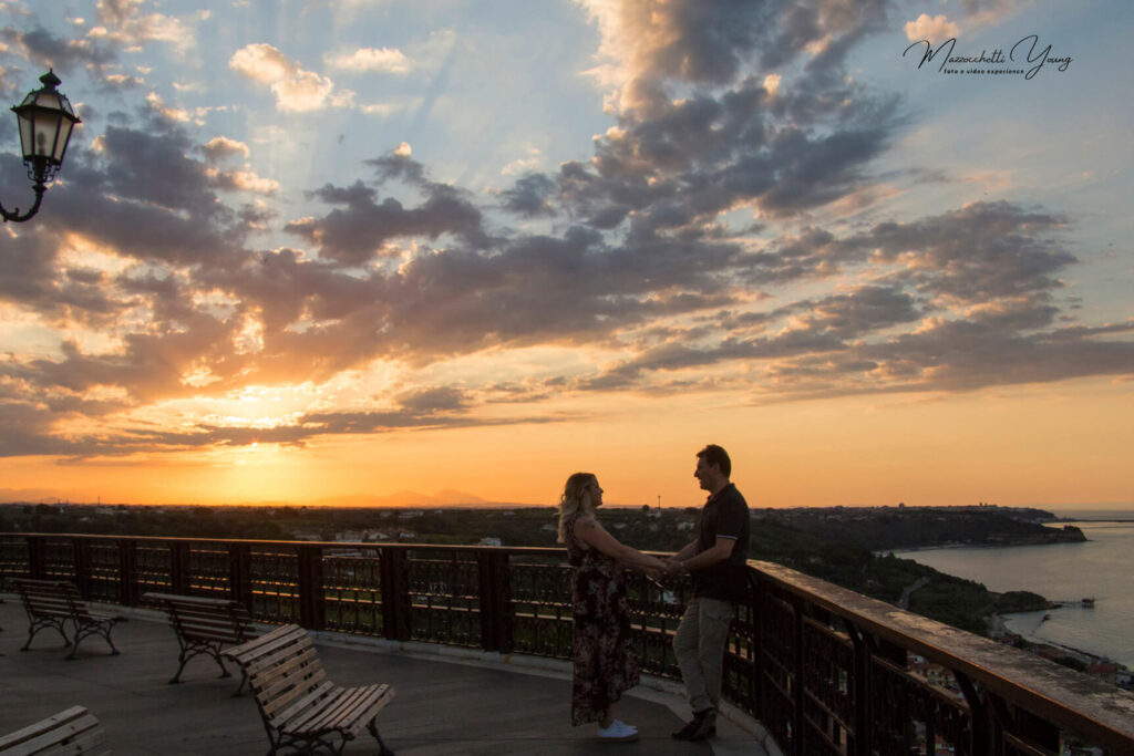 Tramonto sulla costa da Pescara a Vasto con coppia di sposi
